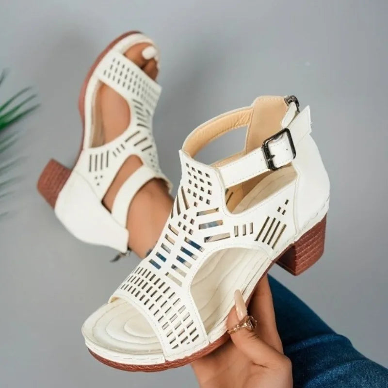 Sandale Retro cu Toc Gros – Elegante și Confortabile